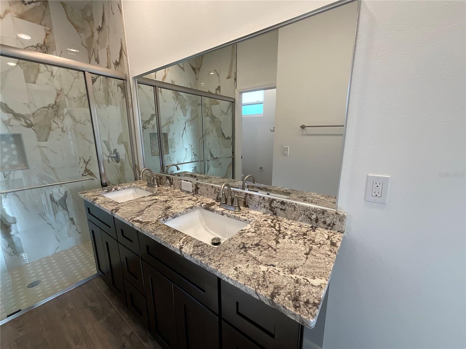 CLEAR LAKE VIEWS - Residential