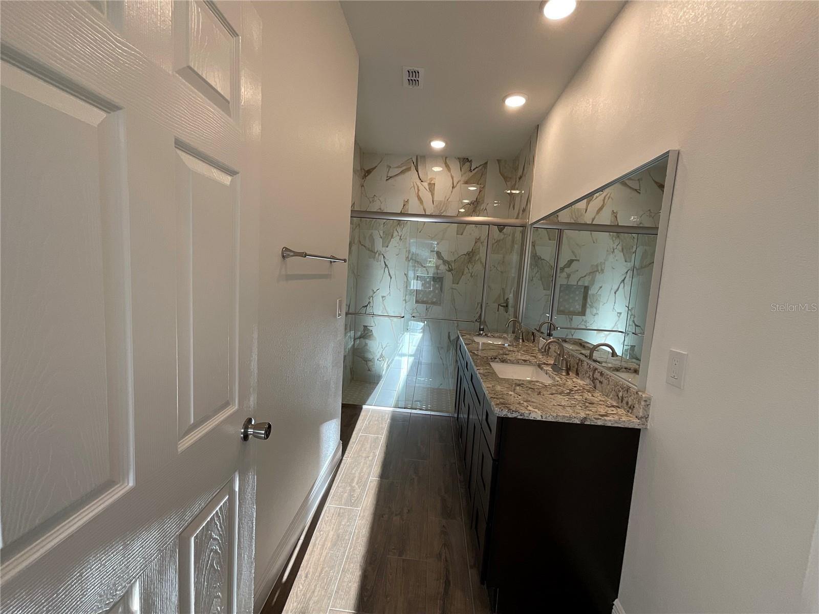 CLEAR LAKE VIEWS - Residential