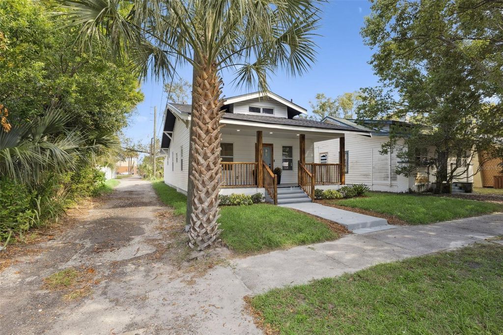 Photo of 109 S Holly Avenue, Sanford, FL 32771 (MLS # O6355343)