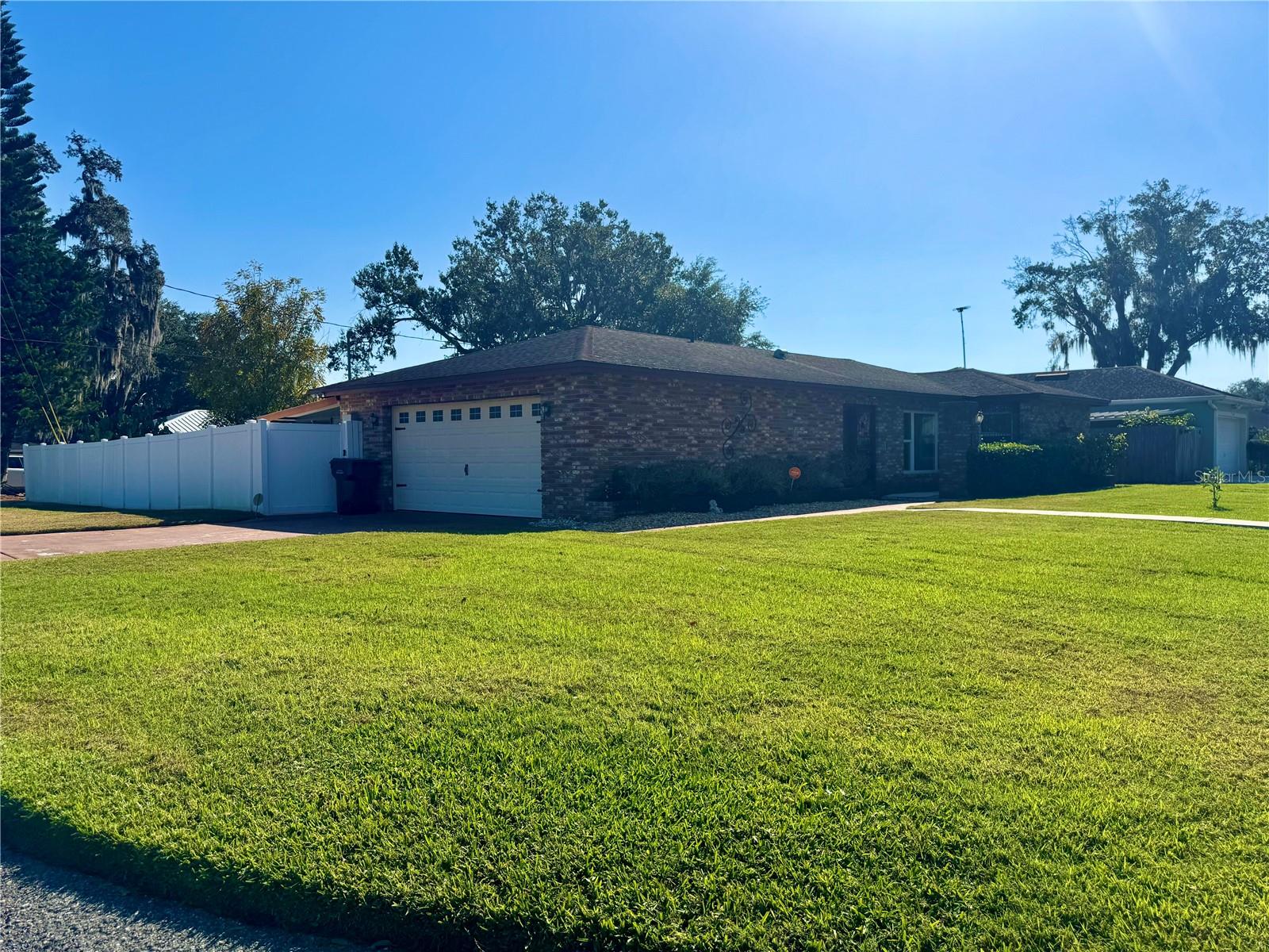 1435 COUNTRY RIDGE DRIVE