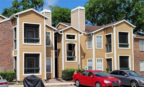 Photo of 4400 Thornbriar Lane #201, Orlando, FL 32822 (MLS # O6376806)