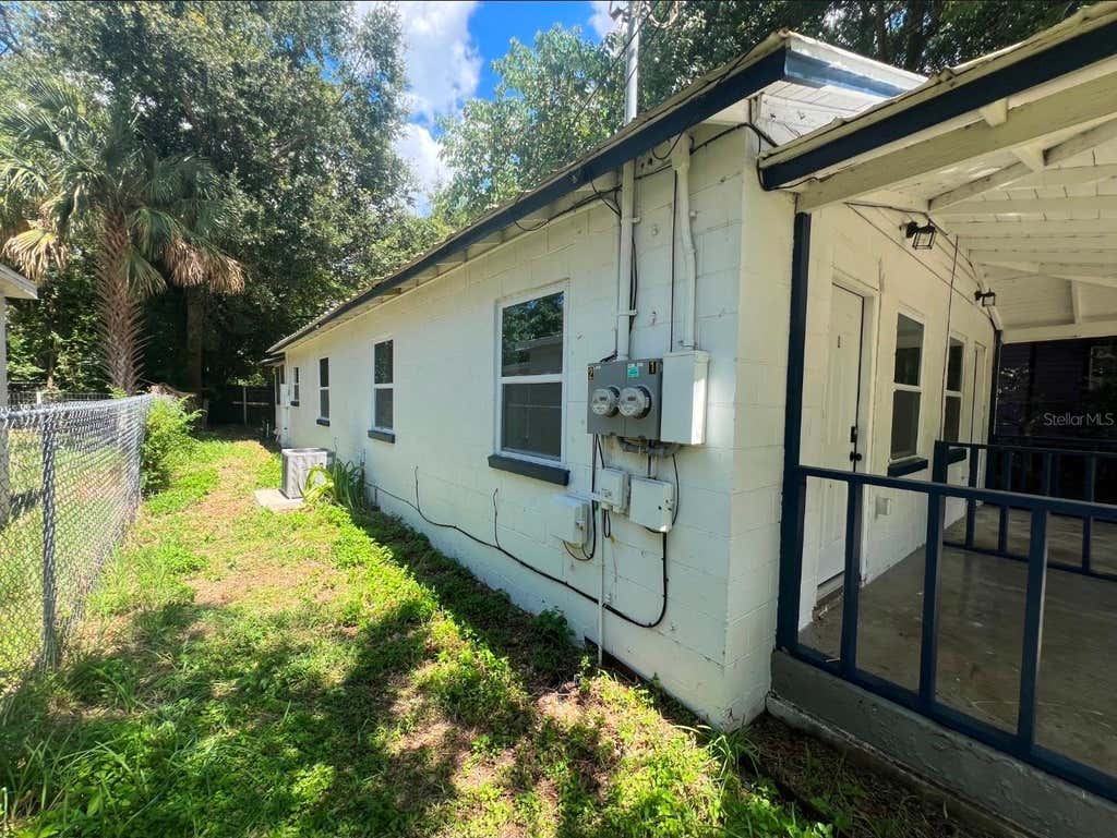 Photo of 1927 NW 2nd Street, Ocala, FL 34475 (MLS # O6426856)