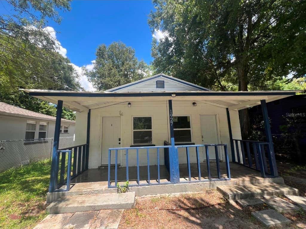 Photo of 1927 NW 2nd Street, Ocala, FL 34475 (MLS # O6426856)