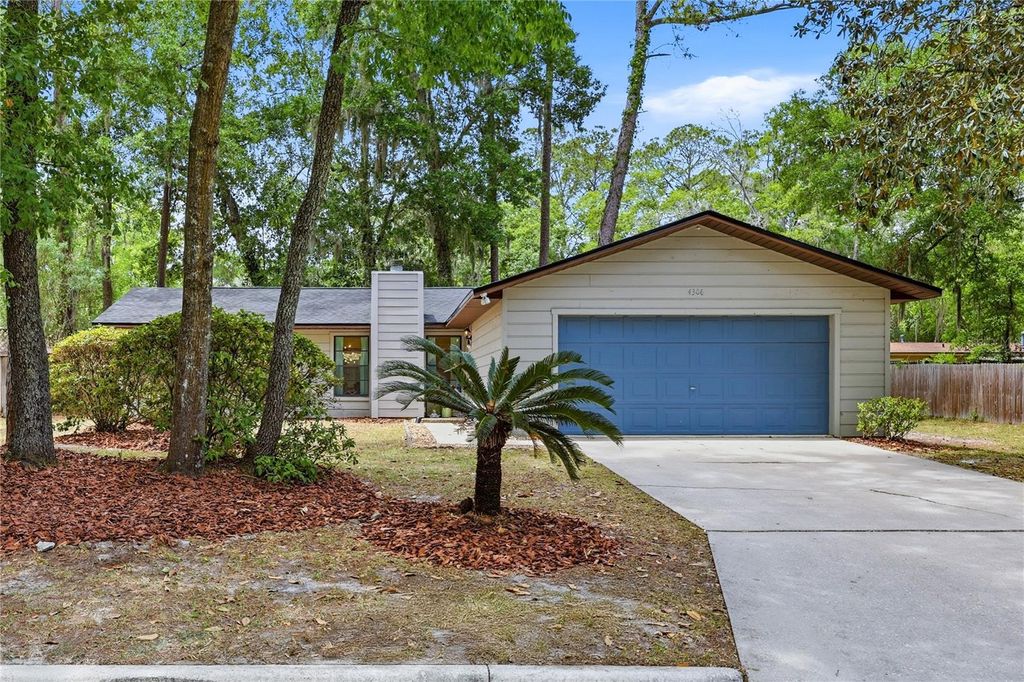 Photo of 4306 NW 20th Drive, Gainesville, FL 32605 (MLS # GC539631)