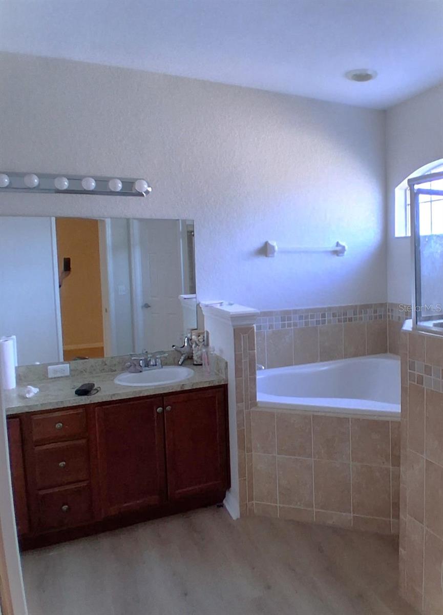 WIND MEADOWS - Residential