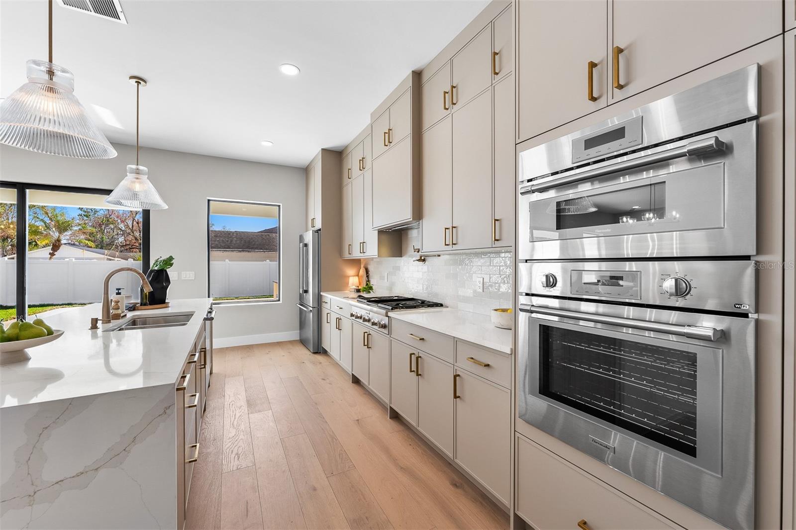 COLLEGE PARK - Residential