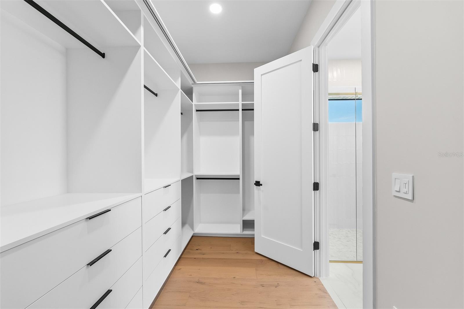 COLLEGE PARK - Residential