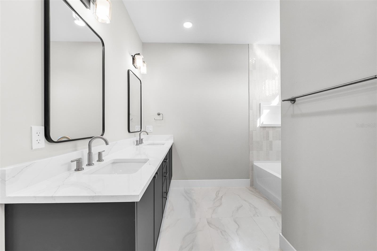 COLLEGE PARK - Residential