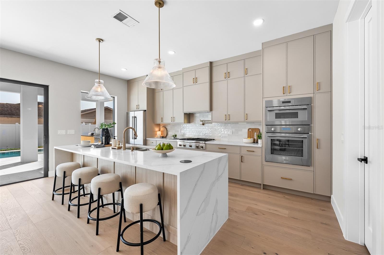 COLLEGE PARK - Residential