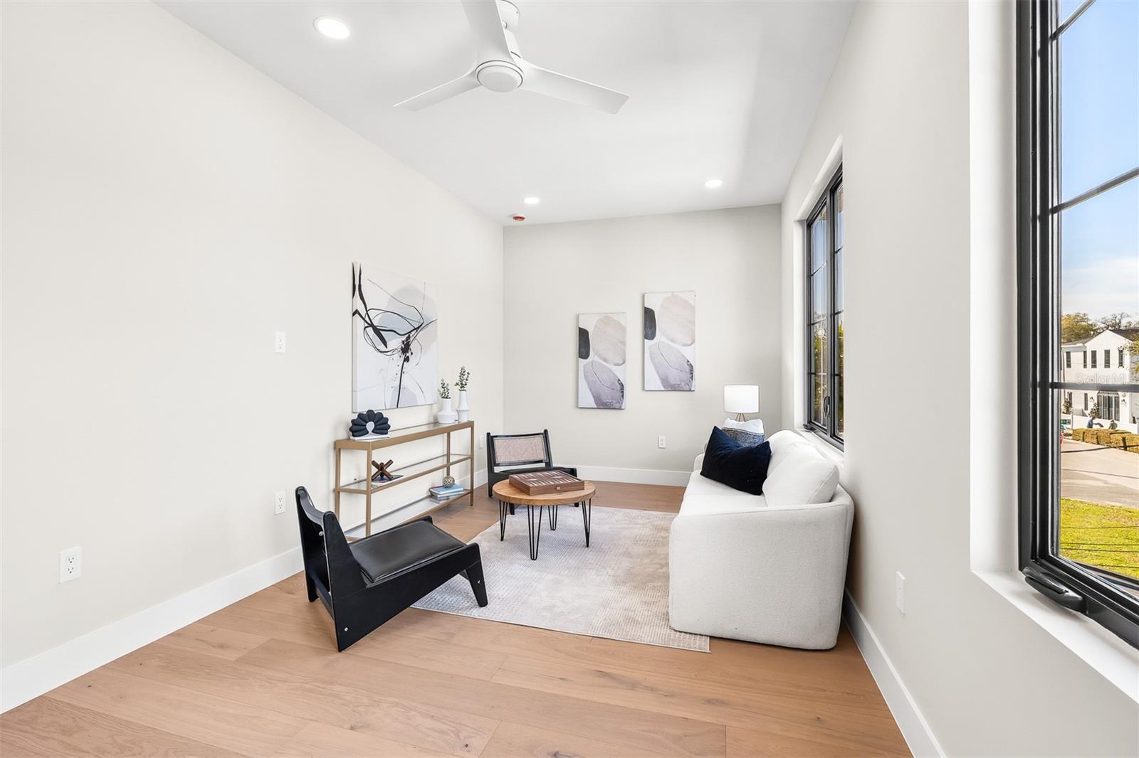 COLLEGE PARK - Residential