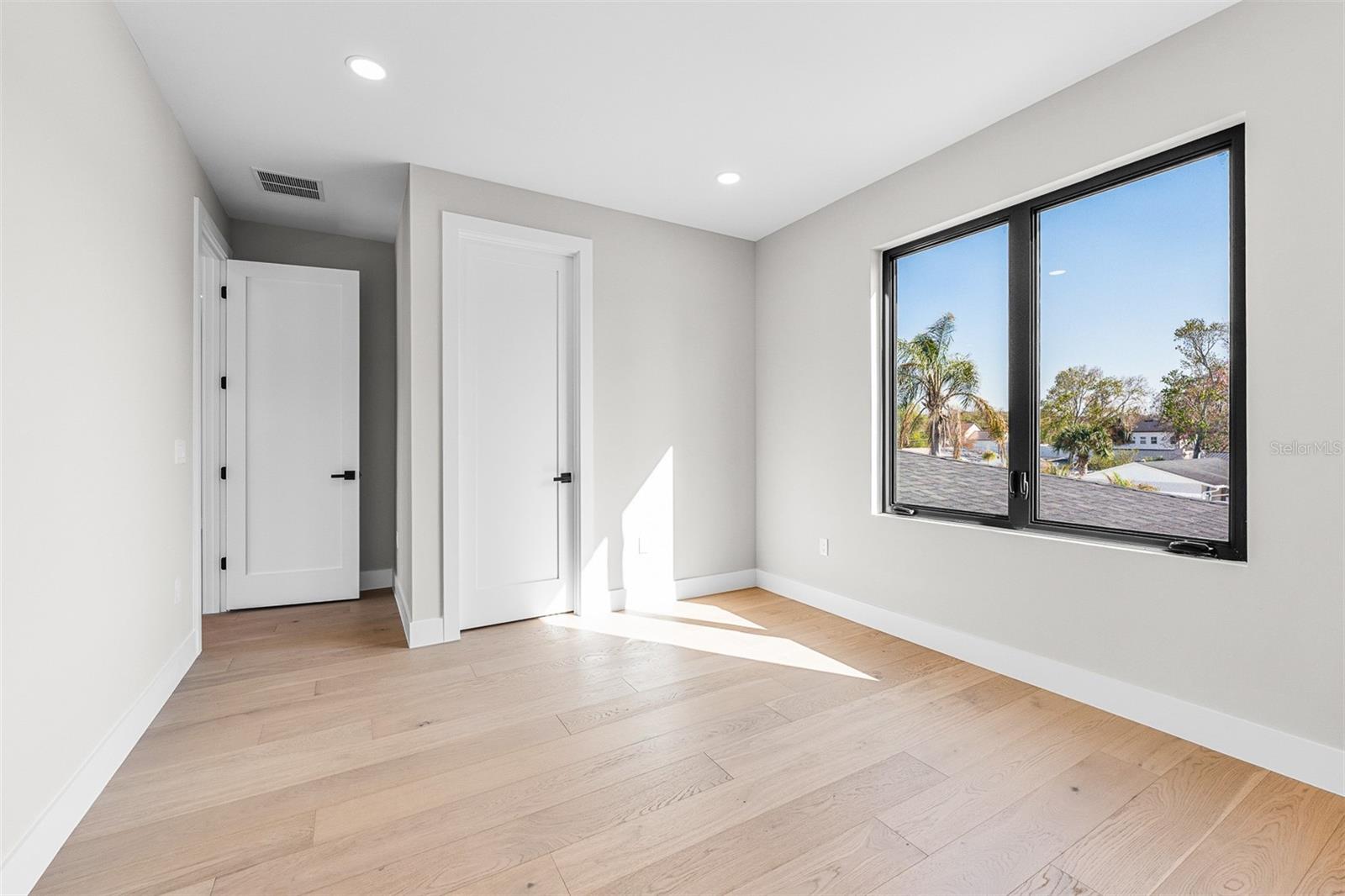 COLLEGE PARK - Residential