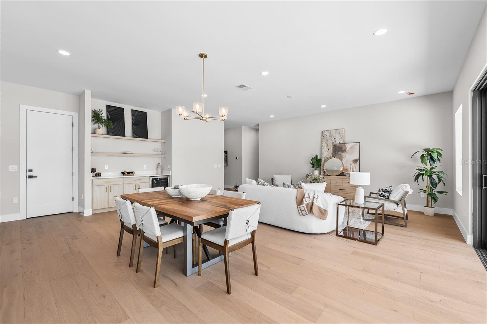 COLLEGE PARK - Residential