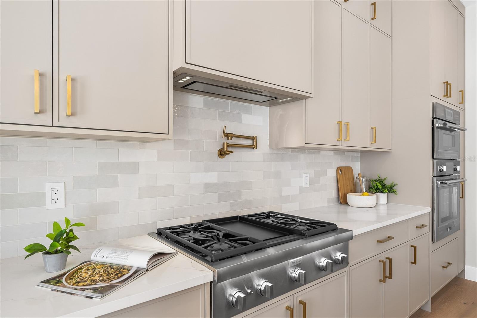 COLLEGE PARK - Residential