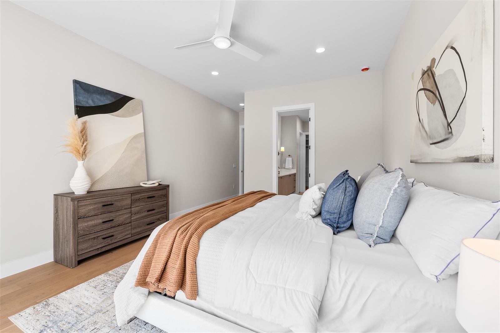 COLLEGE PARK - Residential