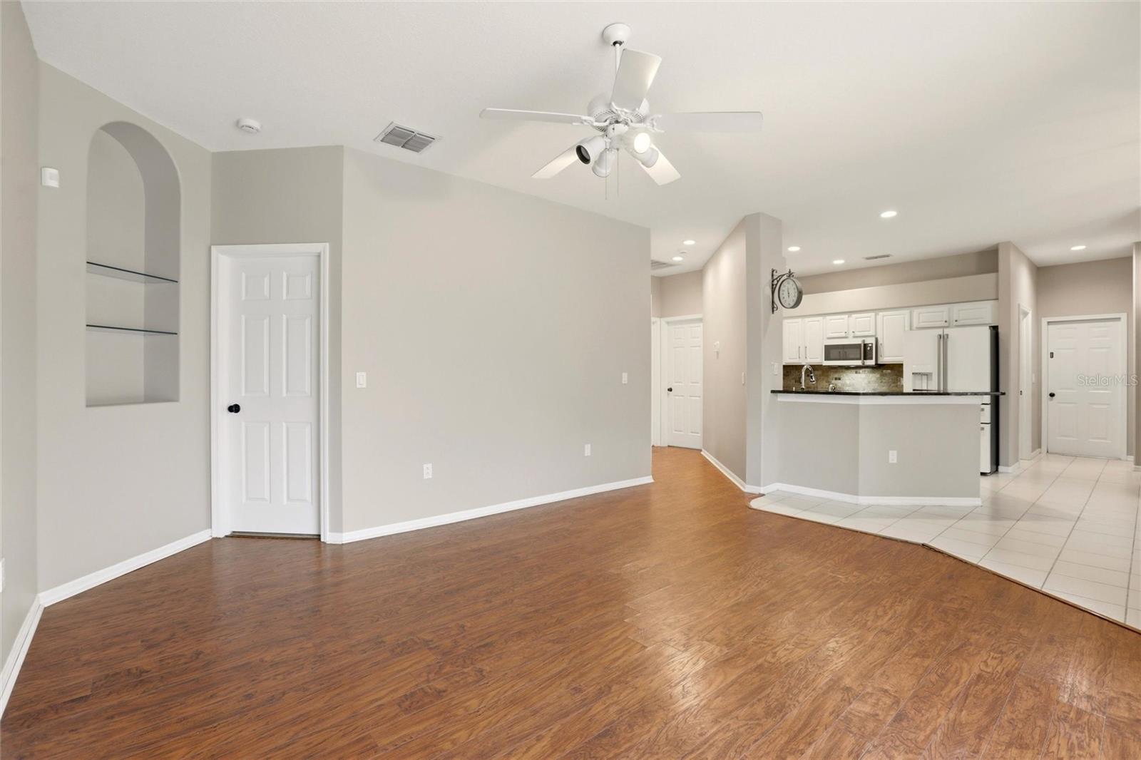 RIVER HILLS COUNTRY CLUB PARCE - Residential