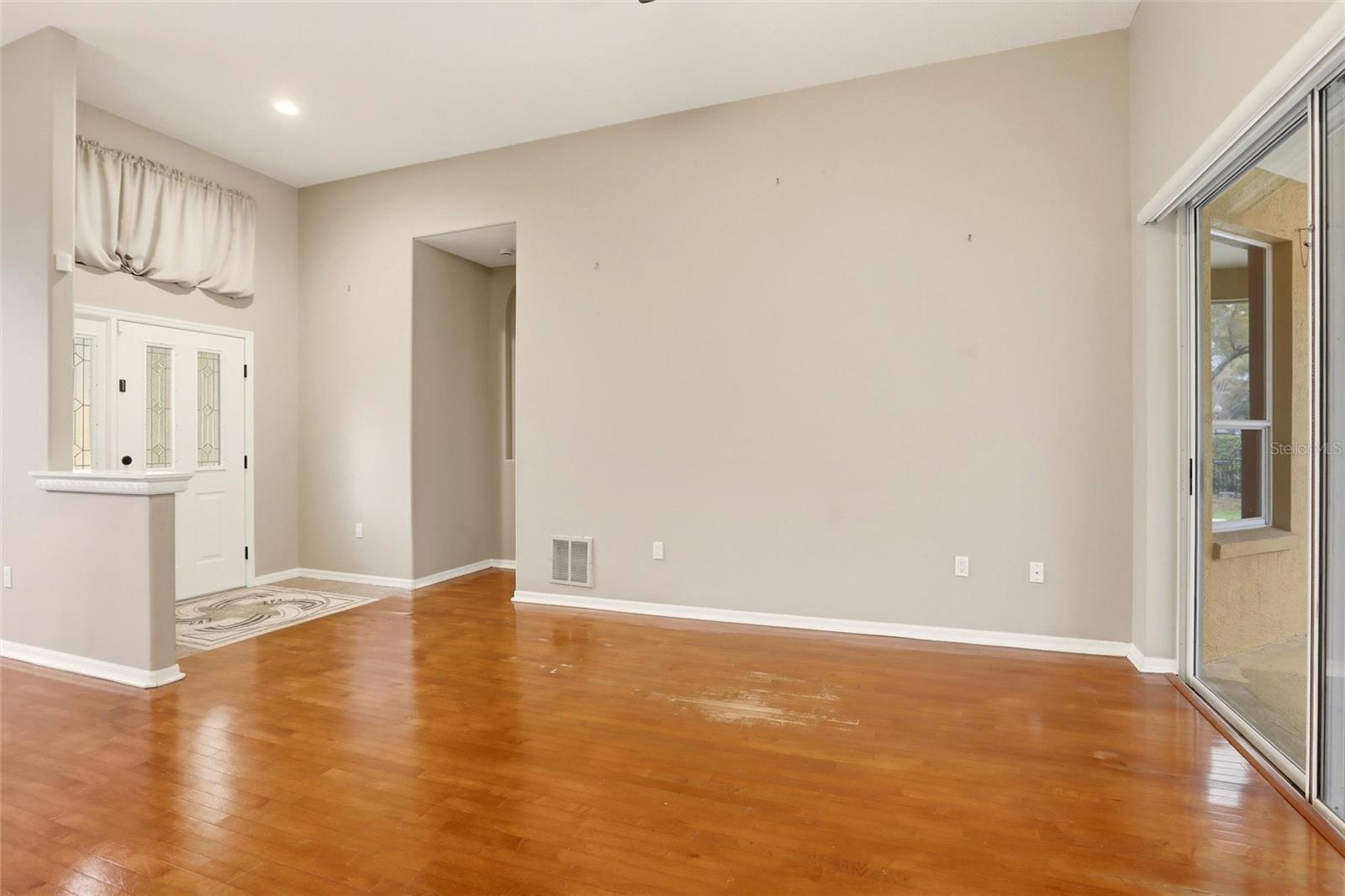 RIVER HILLS COUNTRY CLUB PARCE - Residential