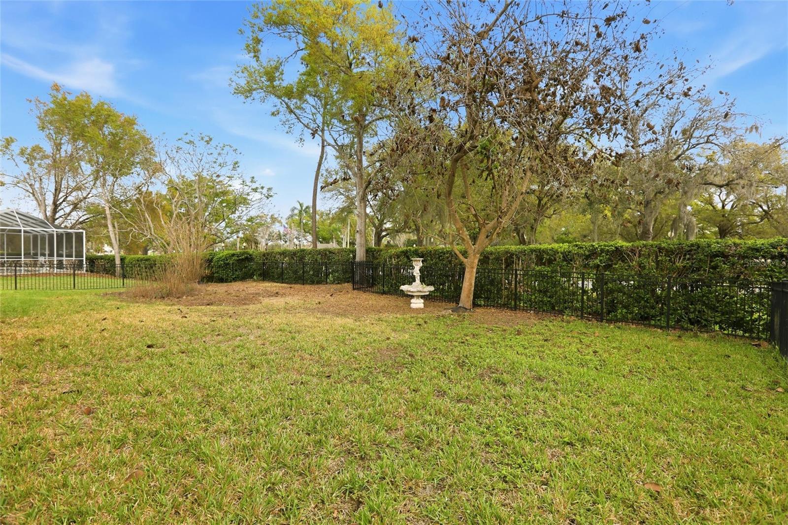 RIVER HILLS COUNTRY CLUB PARCE - Residential