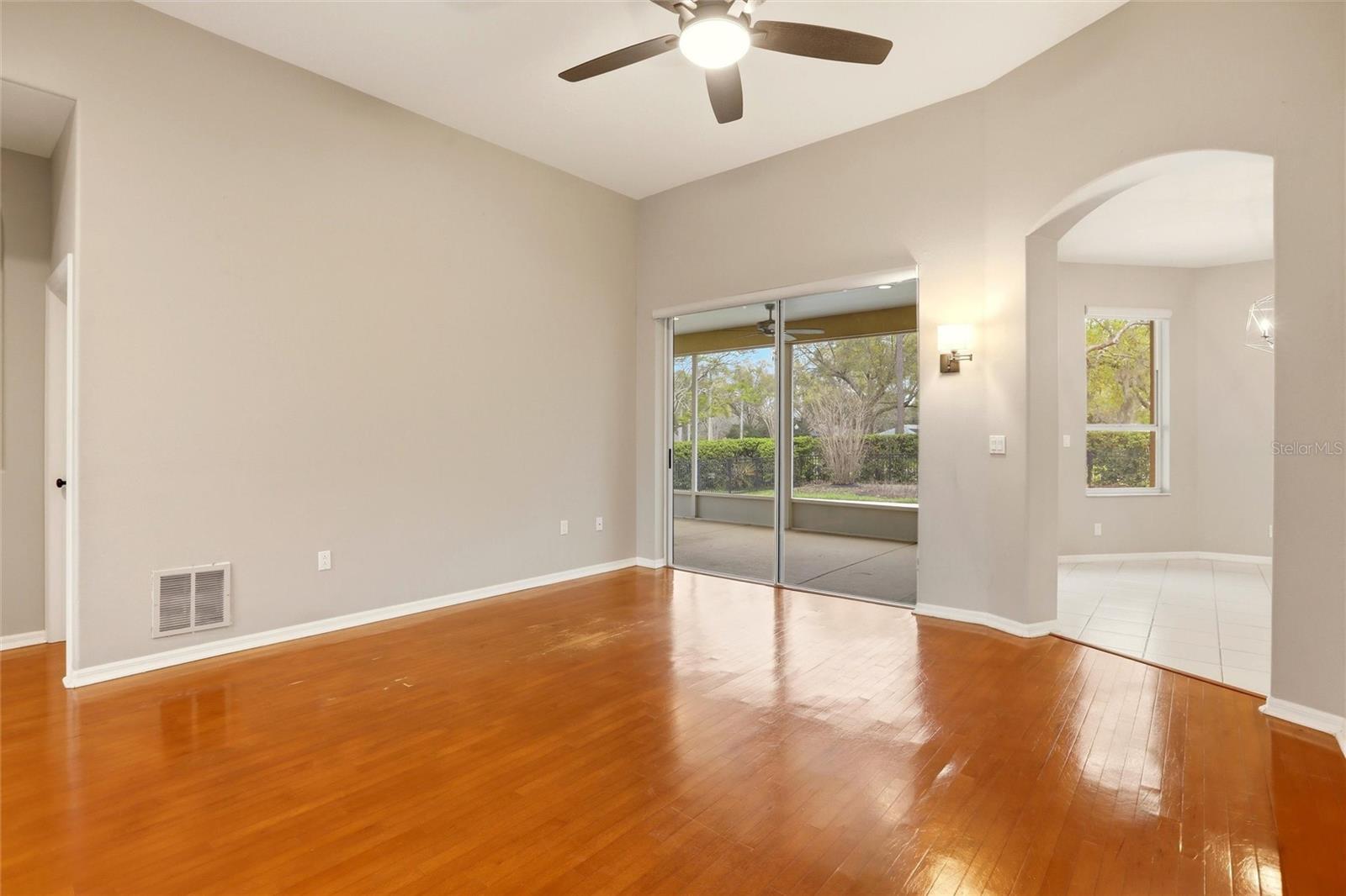 RIVER HILLS COUNTRY CLUB PARCE - Residential