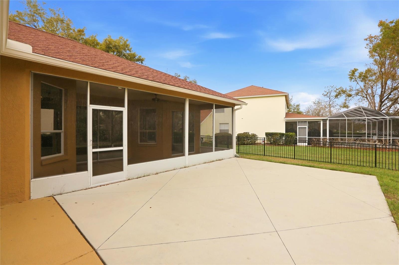 RIVER HILLS COUNTRY CLUB PARCE - Residential