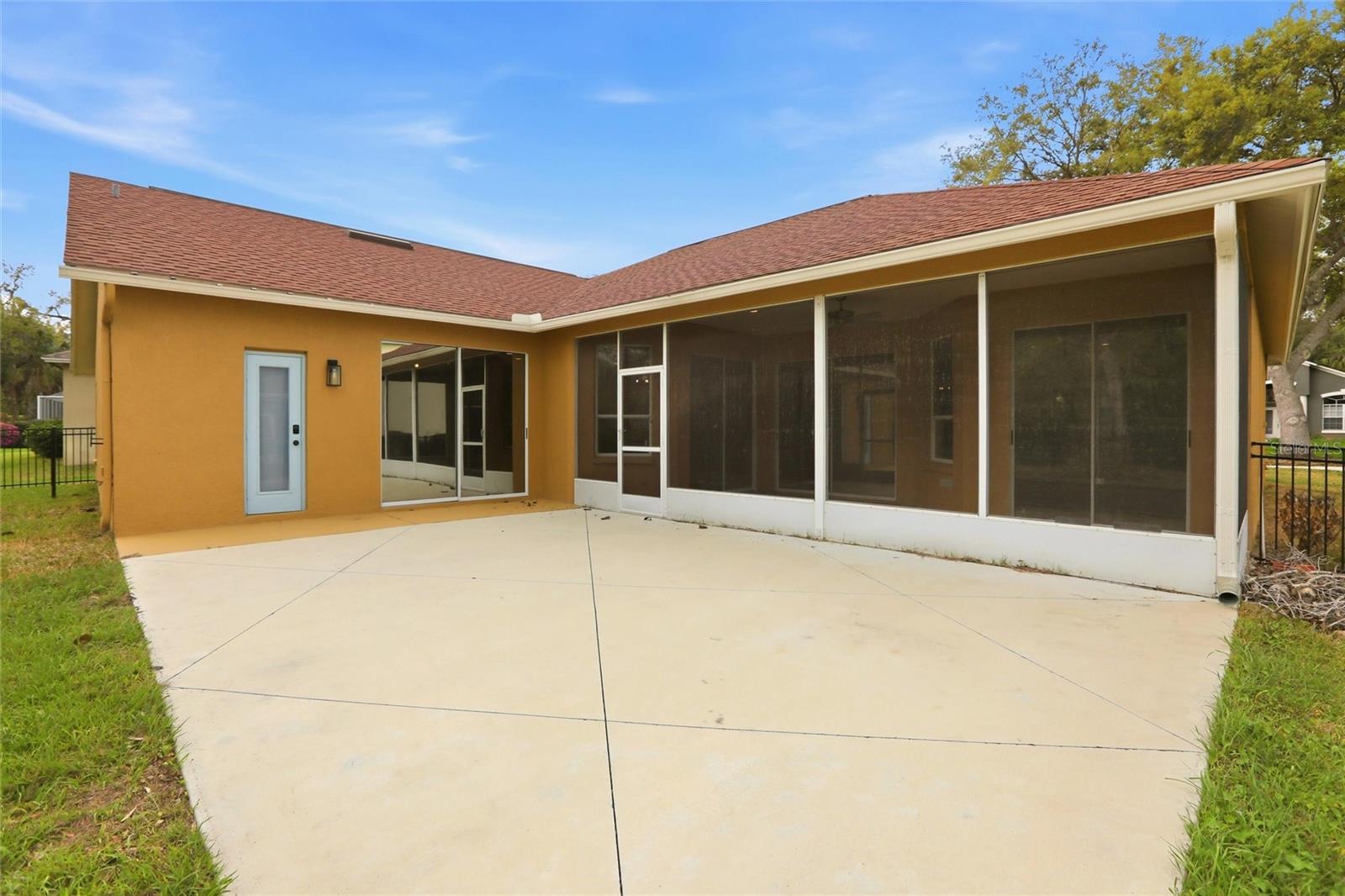 RIVER HILLS COUNTRY CLUB PARCE - Residential