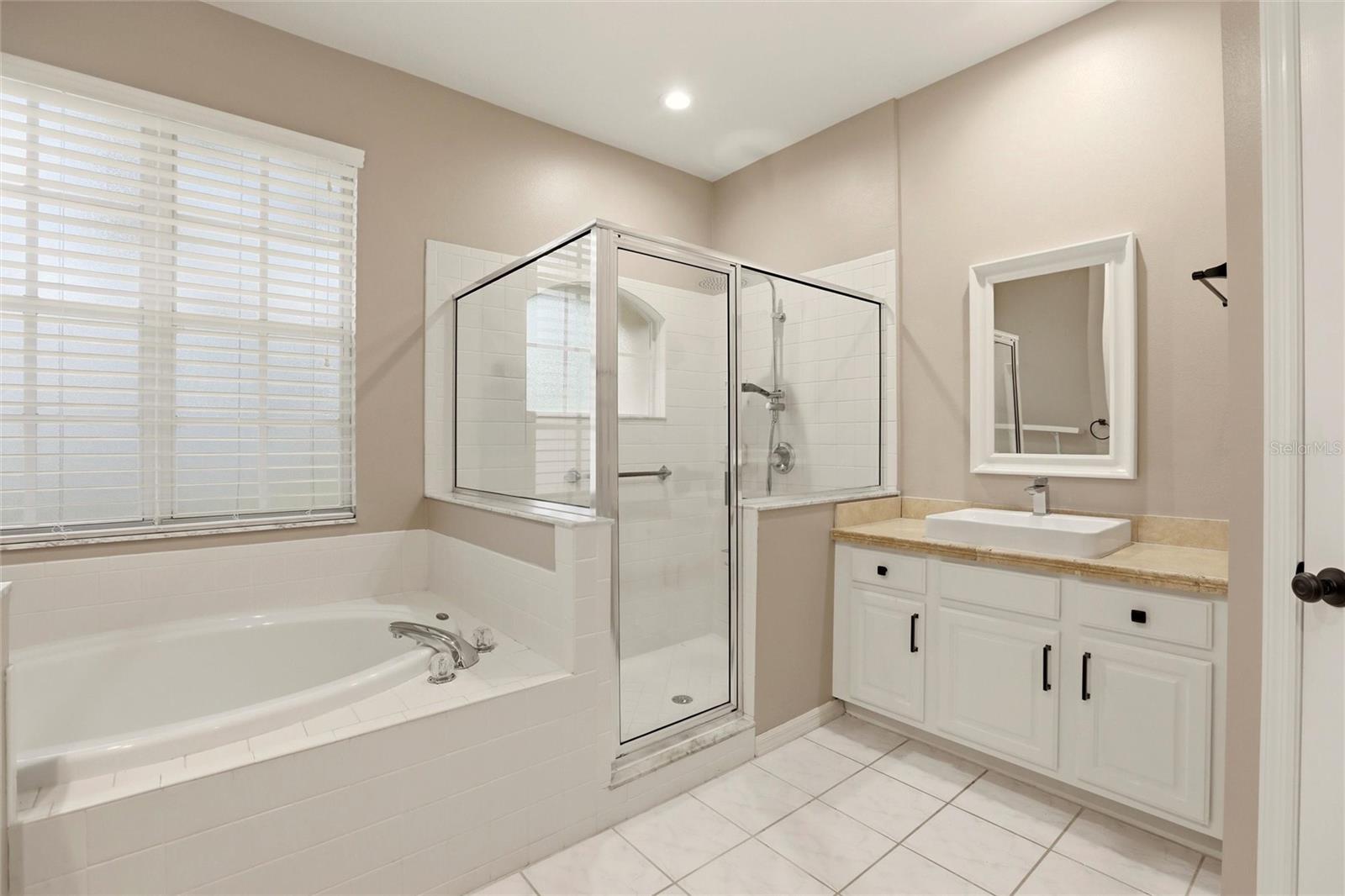 RIVER HILLS COUNTRY CLUB PARCE - Residential