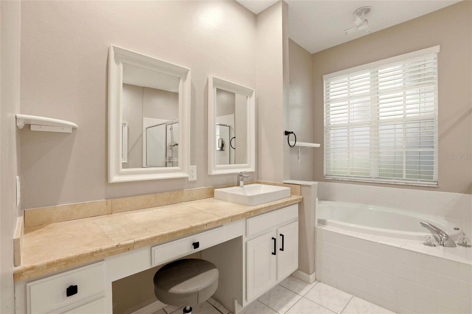 RIVER HILLS COUNTRY CLUB PARCE - Residential