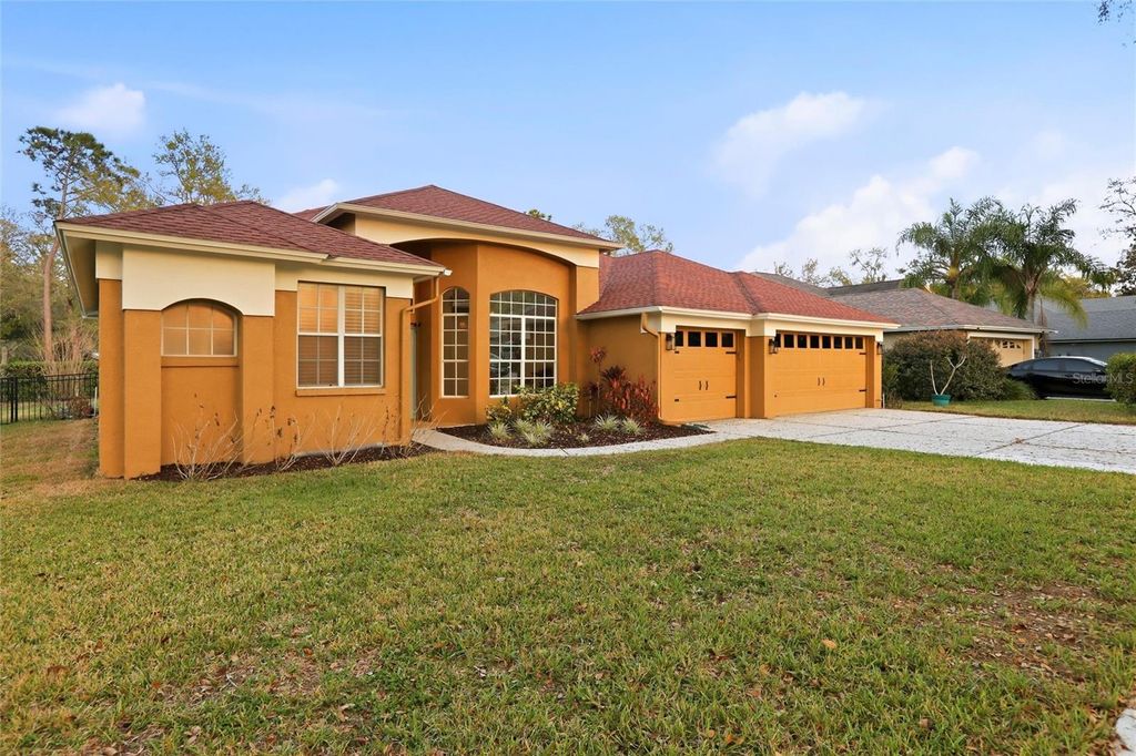 Photo of 5114 Twin Creeks Drive, Valrico, FL 33596 (MLS # A4685389)