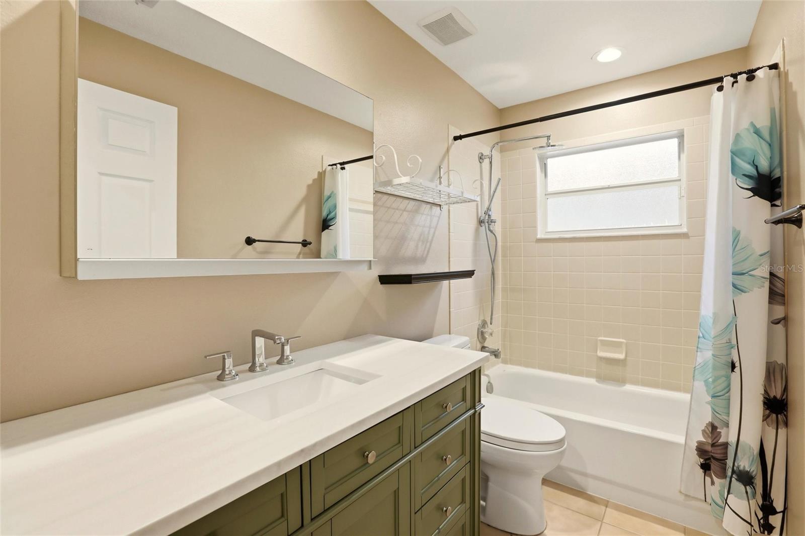 RIVER HILLS COUNTRY CLUB PARCE - Residential