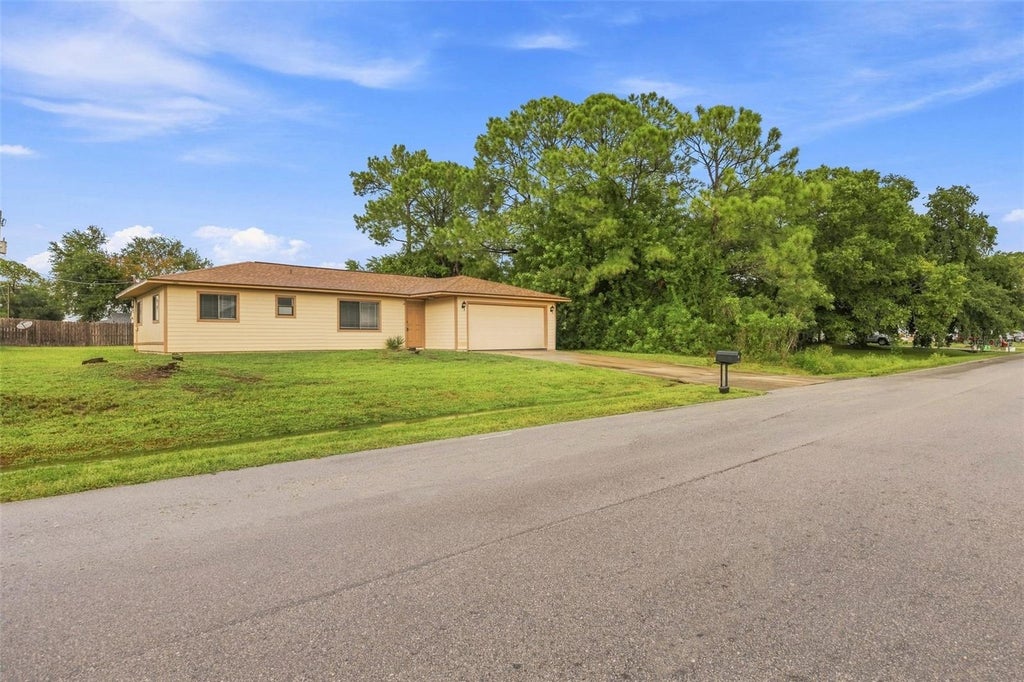Photo of 709 Cuxhaven Street NW, Palm Bay, FL 32907 (MLS # O6437311)