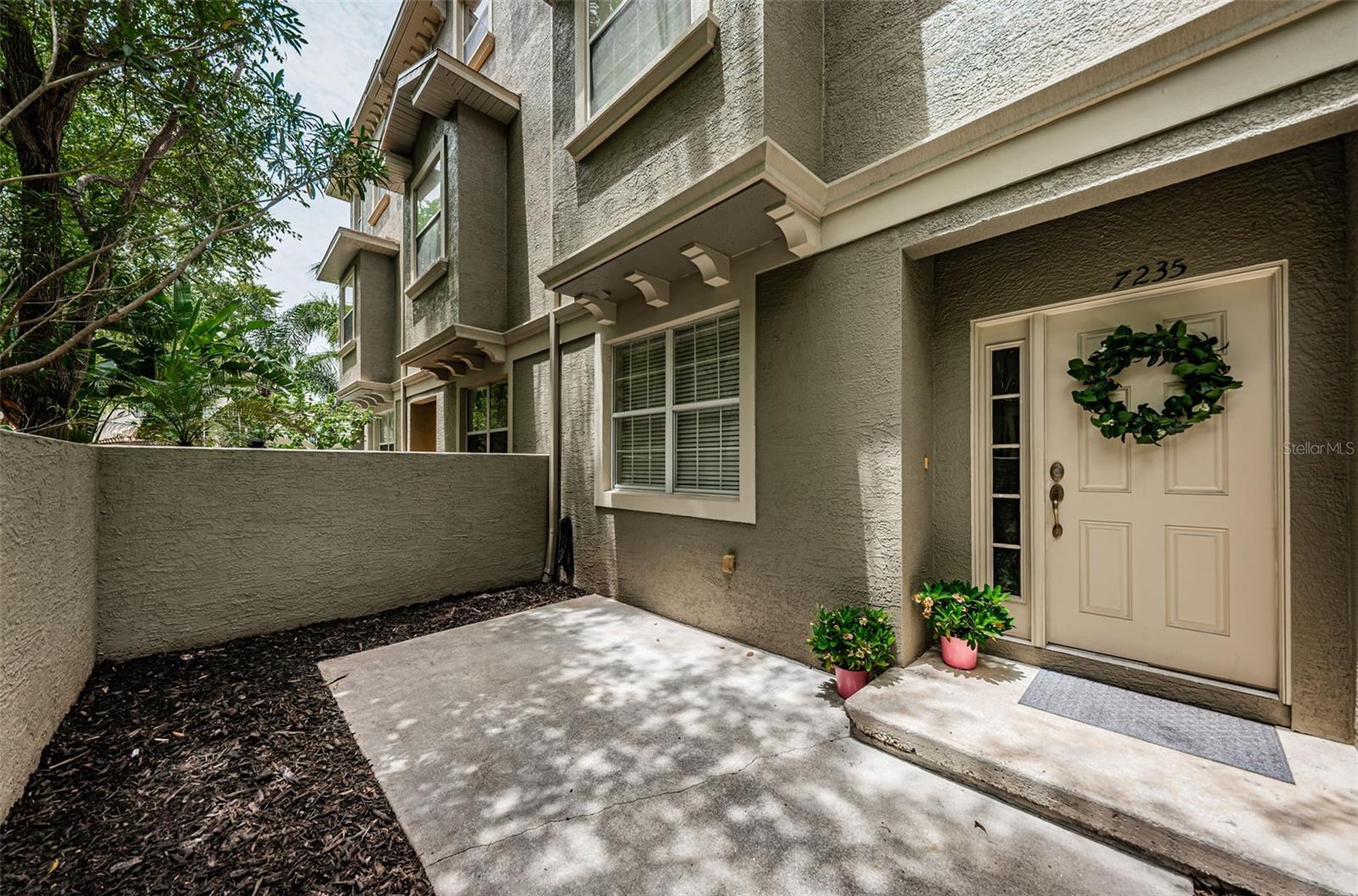 View SEMINOLE, FL 33772 townhome