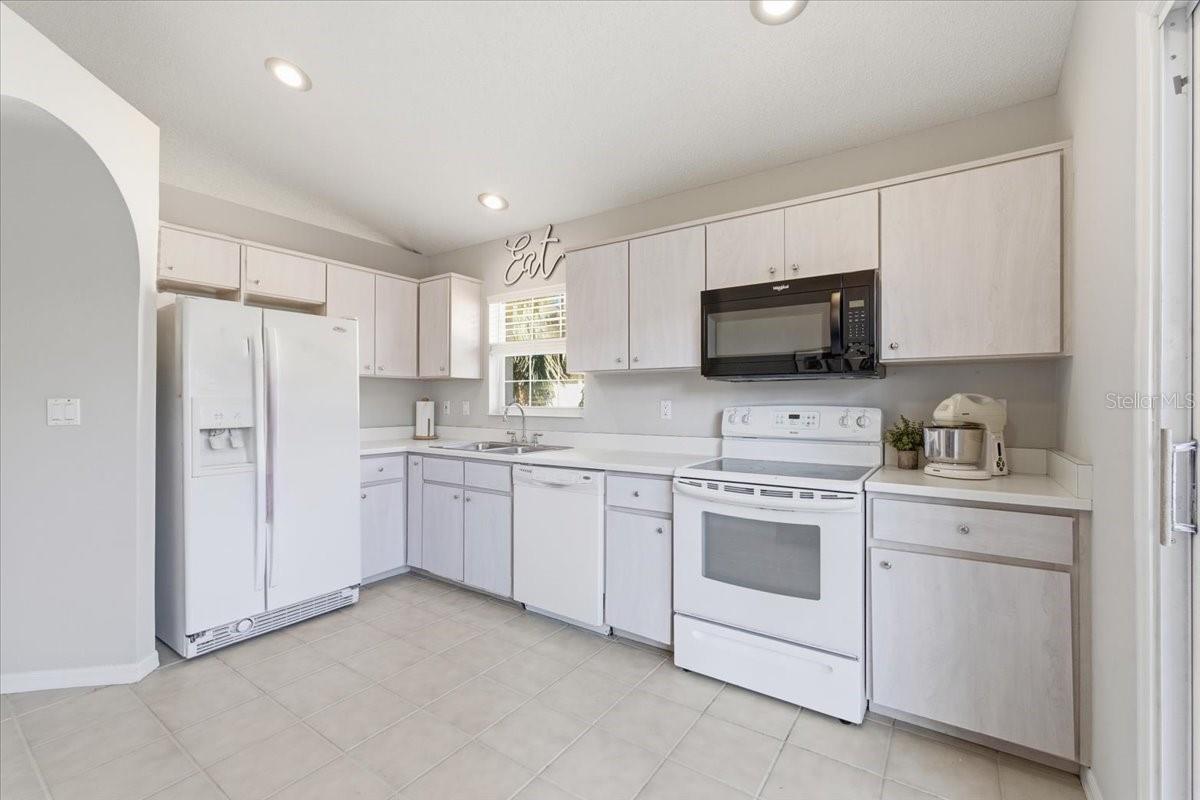 LAKESIDE/MATANZAS SHORES - Residential