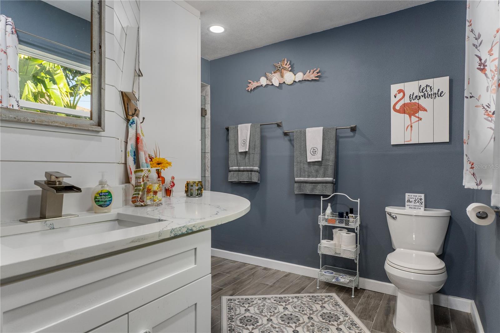 HERNANDO BCH UNIT 11 BLK 101 LOT 5 - Residential