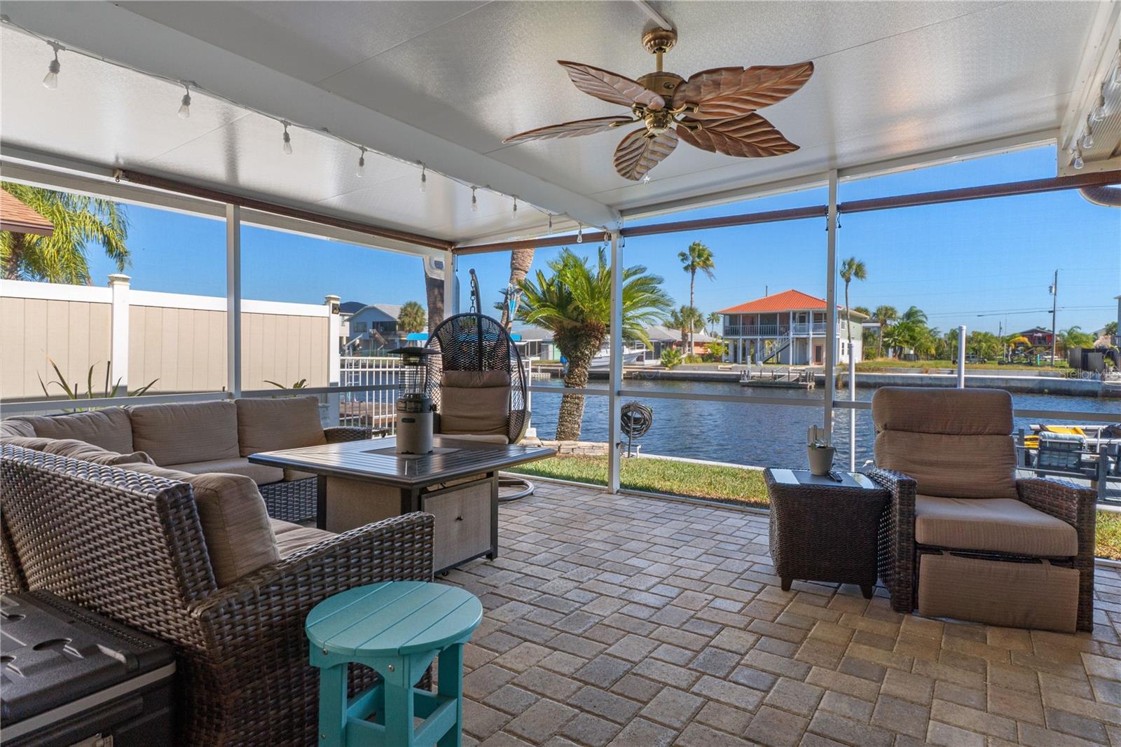 HERNANDO BCH UNIT 11 BLK 101 LOT 5 - Residential