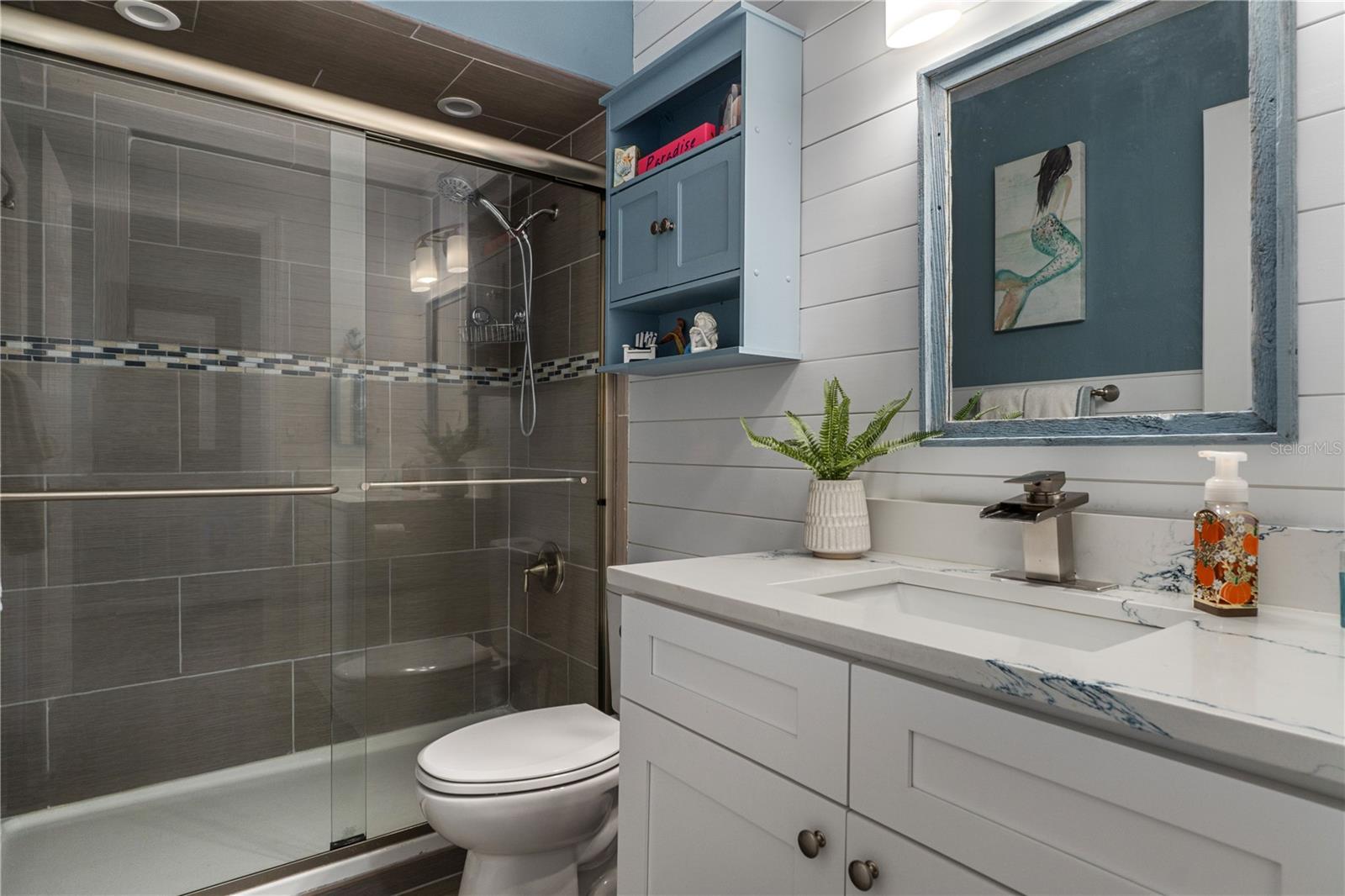 HERNANDO BCH UNIT 11 BLK 101 LOT 5 - Residential