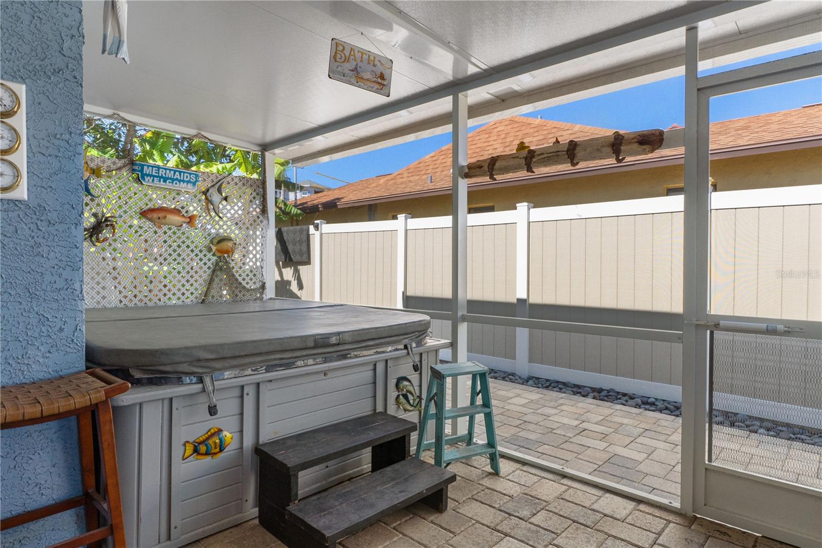 HERNANDO BCH UNIT 11 BLK 101 LOT 5 - Residential