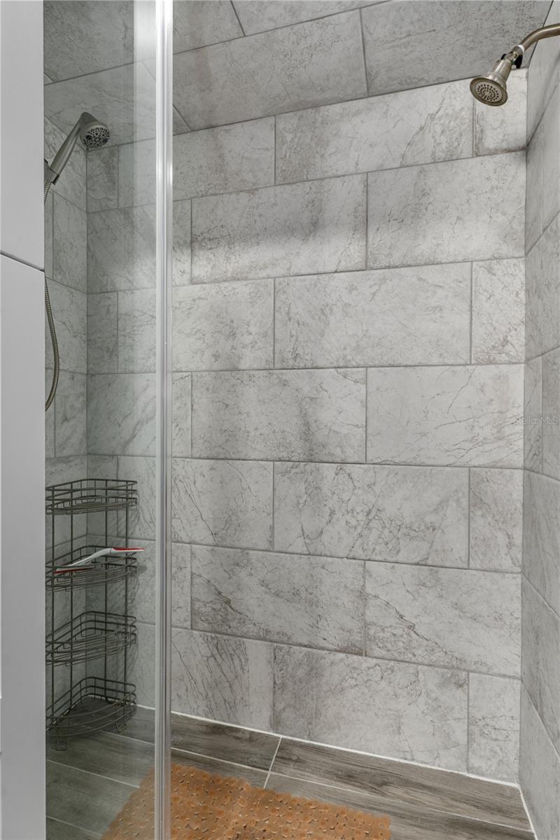 HERNANDO BCH UNIT 11 BLK 101 LOT 5 - Residential