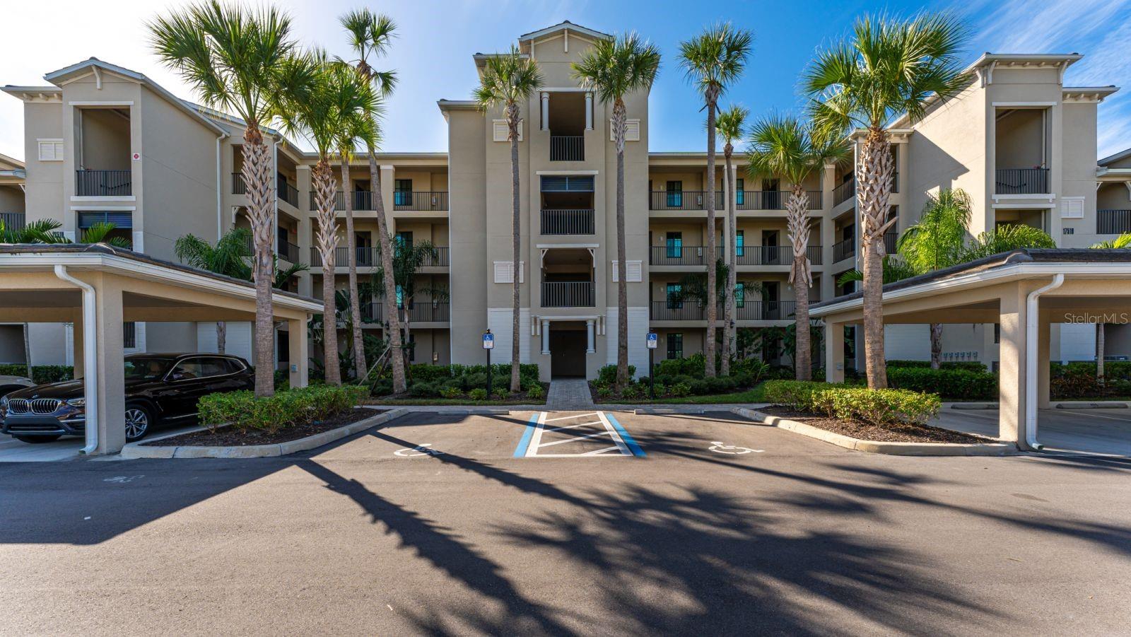 Bright and spacious first floor 2 Bedroom 2 Bath condo with tranquil golf course and pond views in Lakewood National. Lakewood National Golf and Country Club Offers the Best in Resort Style Living. King Bed in primary suite with his and her walk in closets. Queen Bed in Guest Bedroom 1. Club House and Amenities Center. Amenities Center includes a zero-entry pool, hot tub, tennis courts, boccie ball, pickle ball, fitness center, spa, Tiki Bar, and the new 28,000+sf Clubhouse offers Fine Dining and much more! Owners Club Membership transfers for a one time fee of $642, golf fees not included. This neighborhood offers a vibrant sense of community, plus you’ll have access to nearby shopping, dining, beaches, medical care, outdoor recreation, nature preserves, polo events, rowing tournaments, golf courses, and many cultural attractions in Lakewood Ranch, Sarasota, Bradenton, Tampa Bay, and three major airports. Small Dog Ok with Owner Approval and Non Refundable Pet Fee. AVAILABLE MAY 2025 THRU NOVEMBER 2025 $2500 MONTH PLUS ELECTRIC. AVAILABLE JANUARY 2026 $5500.....ALREADY BOOKED FEBRUARY THRU APRIL 2026.