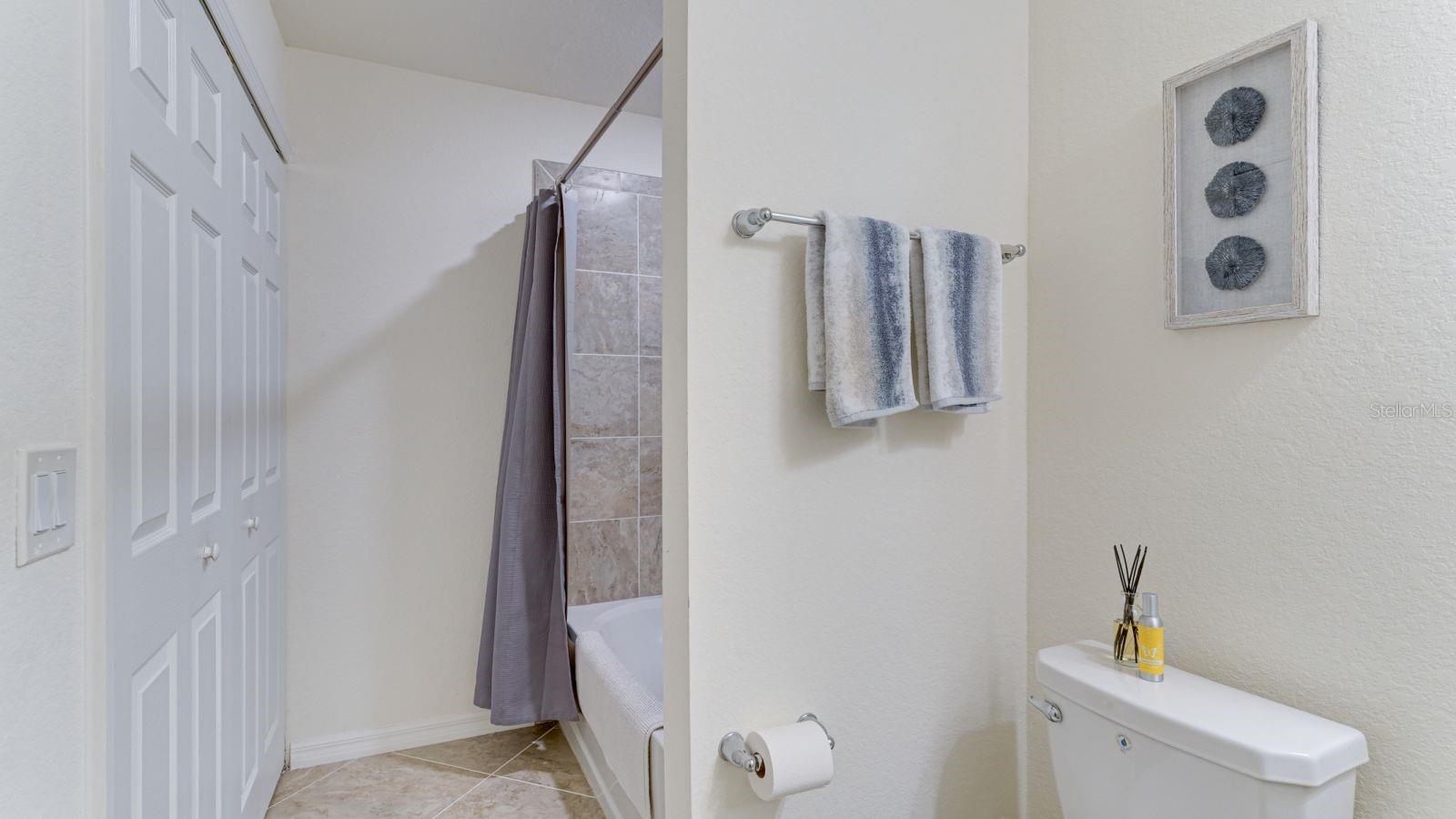 TERRACE IV AT LAKEWOOD NATIONAL PH I - Residential Lease