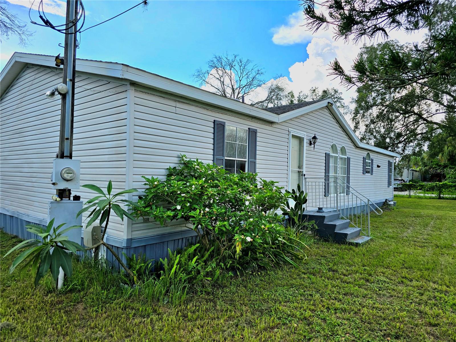 Photo 5 of 28 of 12520 FOUR OAKS ROAD mobile home