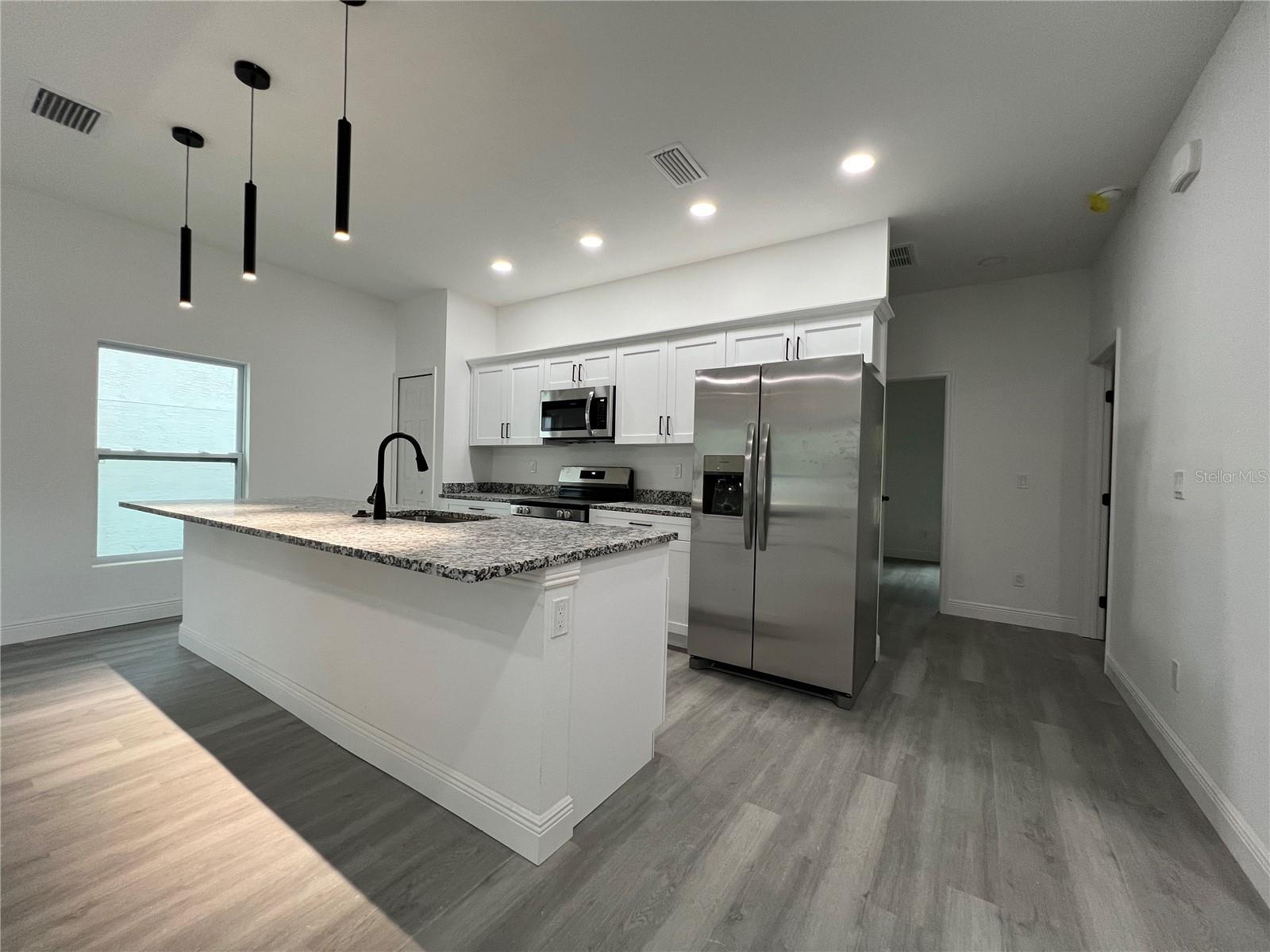516 MODEL STREET