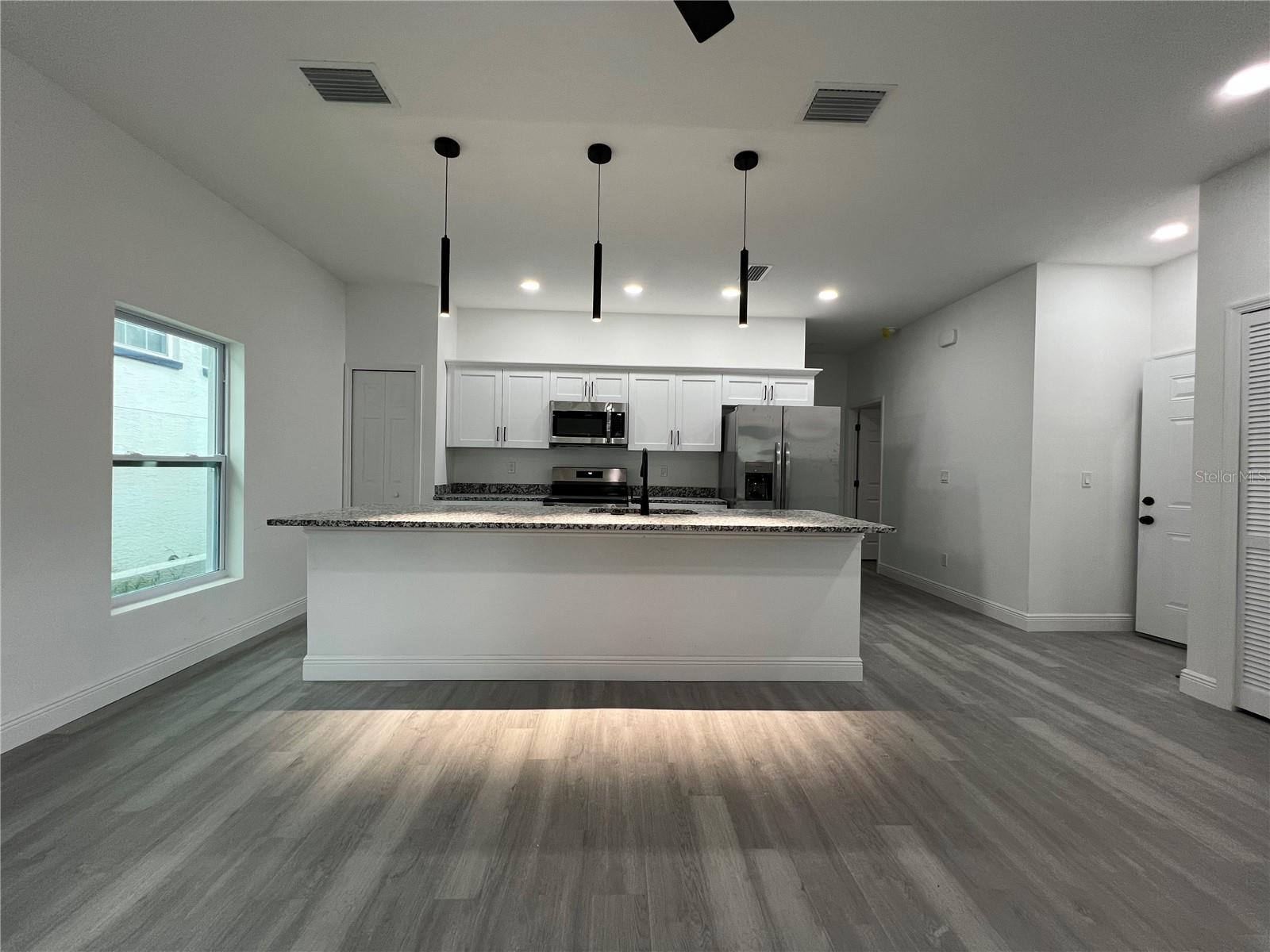 516 MODEL STREET