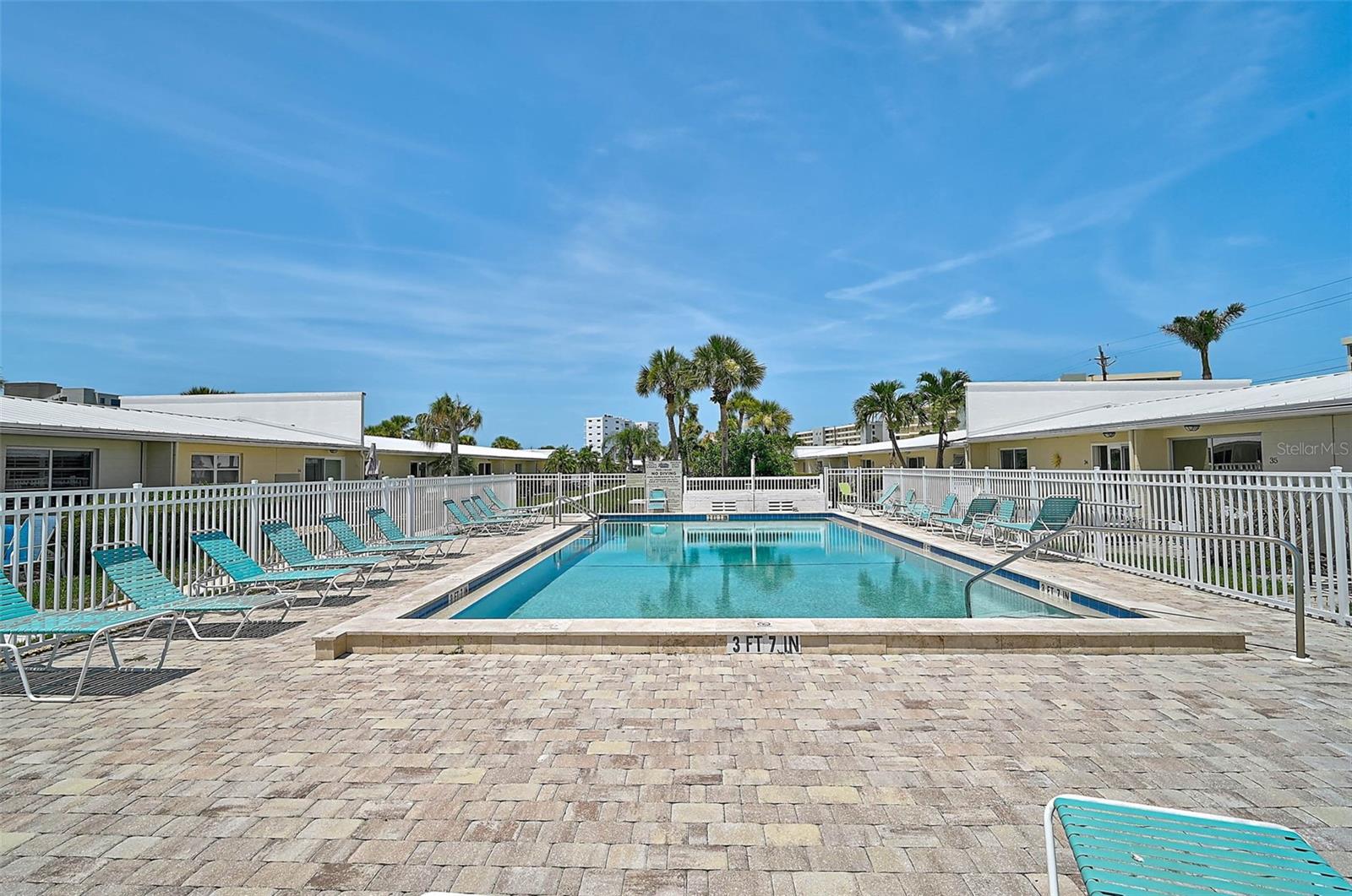 JAMAICA ROYALE - Residential