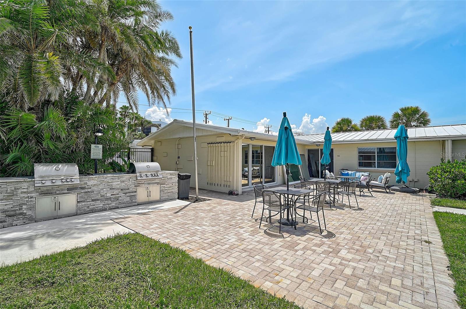 JAMAICA ROYALE - Residential