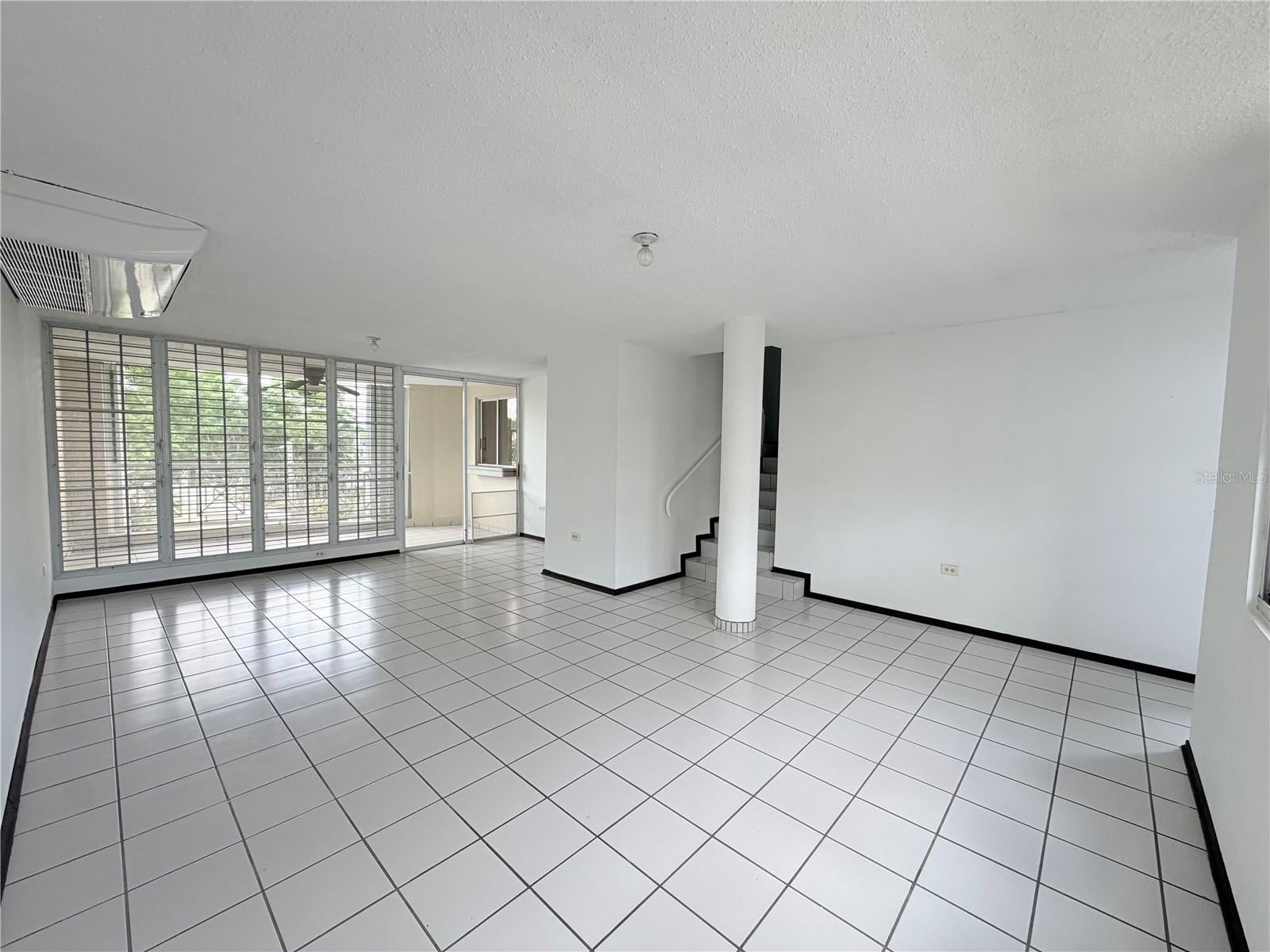 50 LOPATEGUI AVENUE EC-PH2