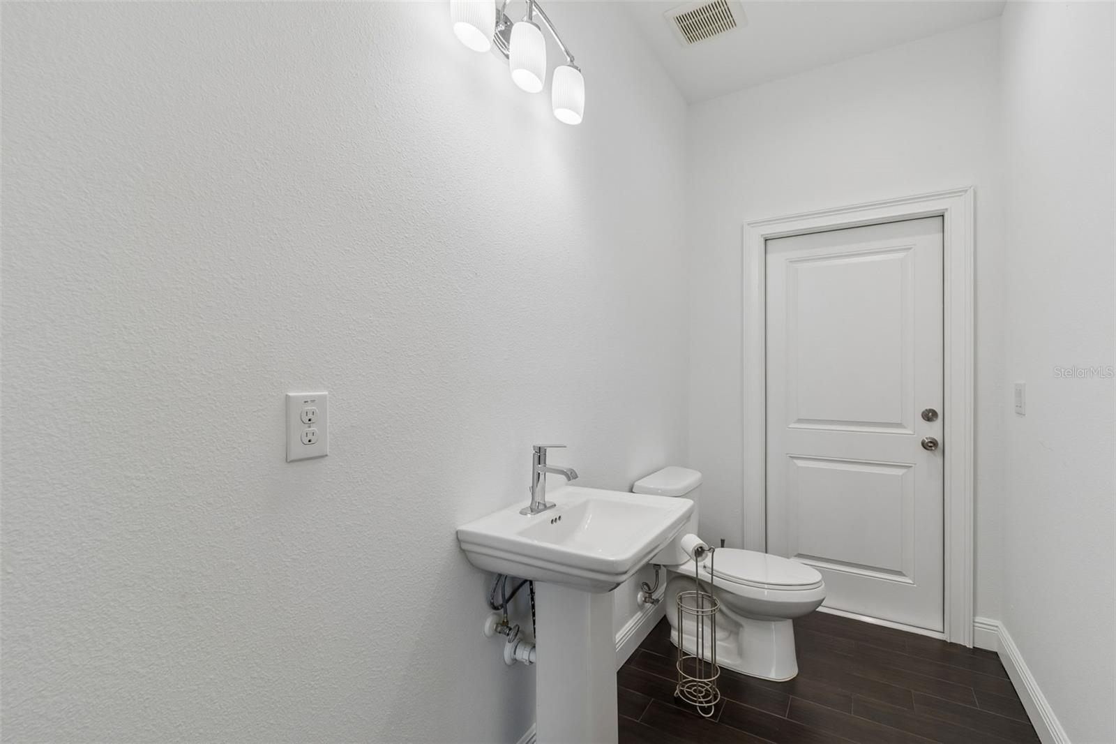 PENELOPE WILLIS SUB - Residential Lease