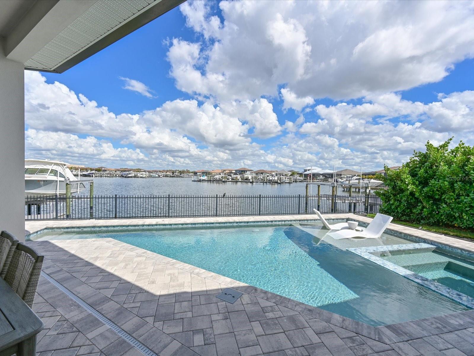 SANCTUARY COVE - Residential