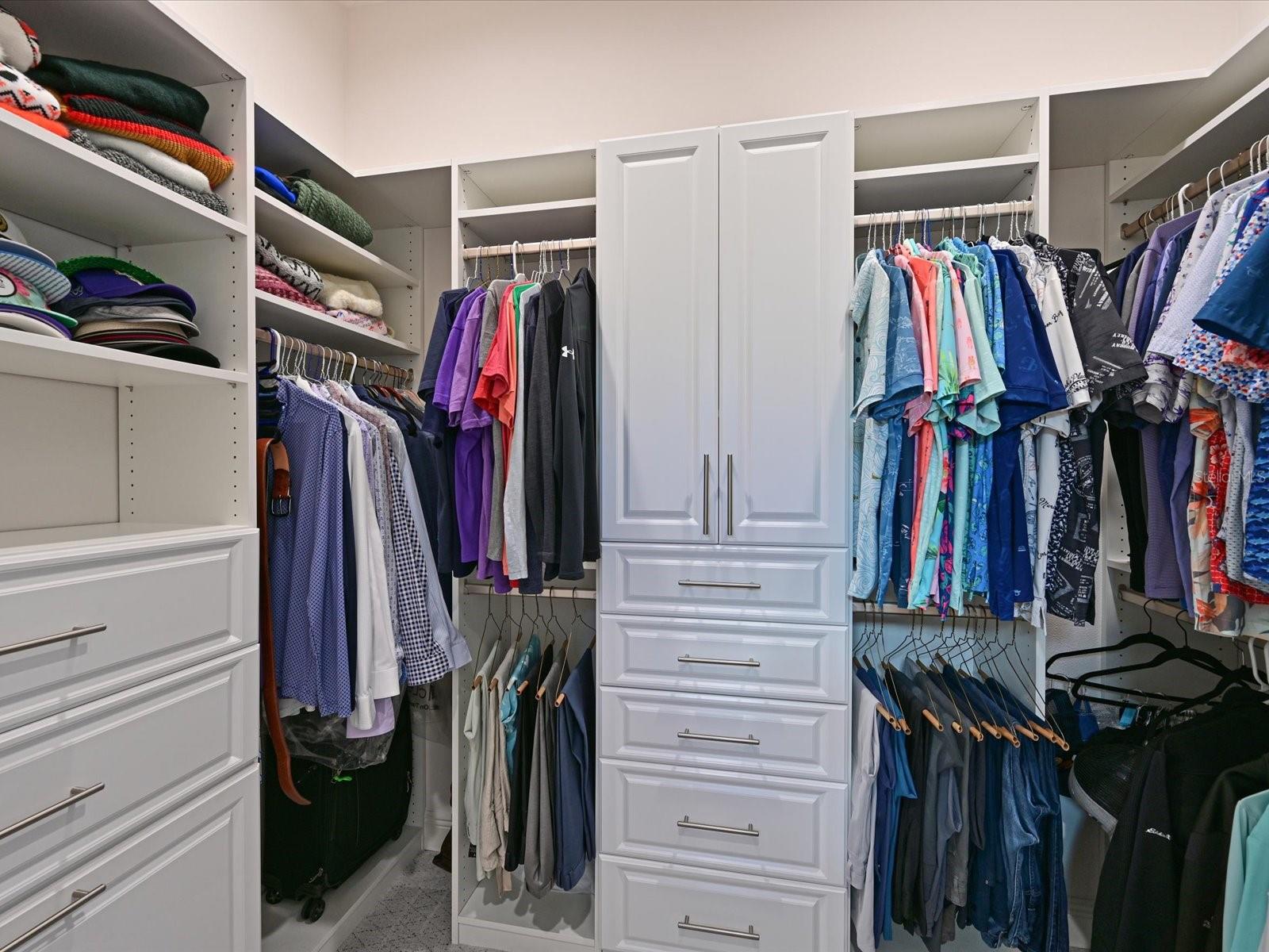 SANCTUARY COVE - Residential