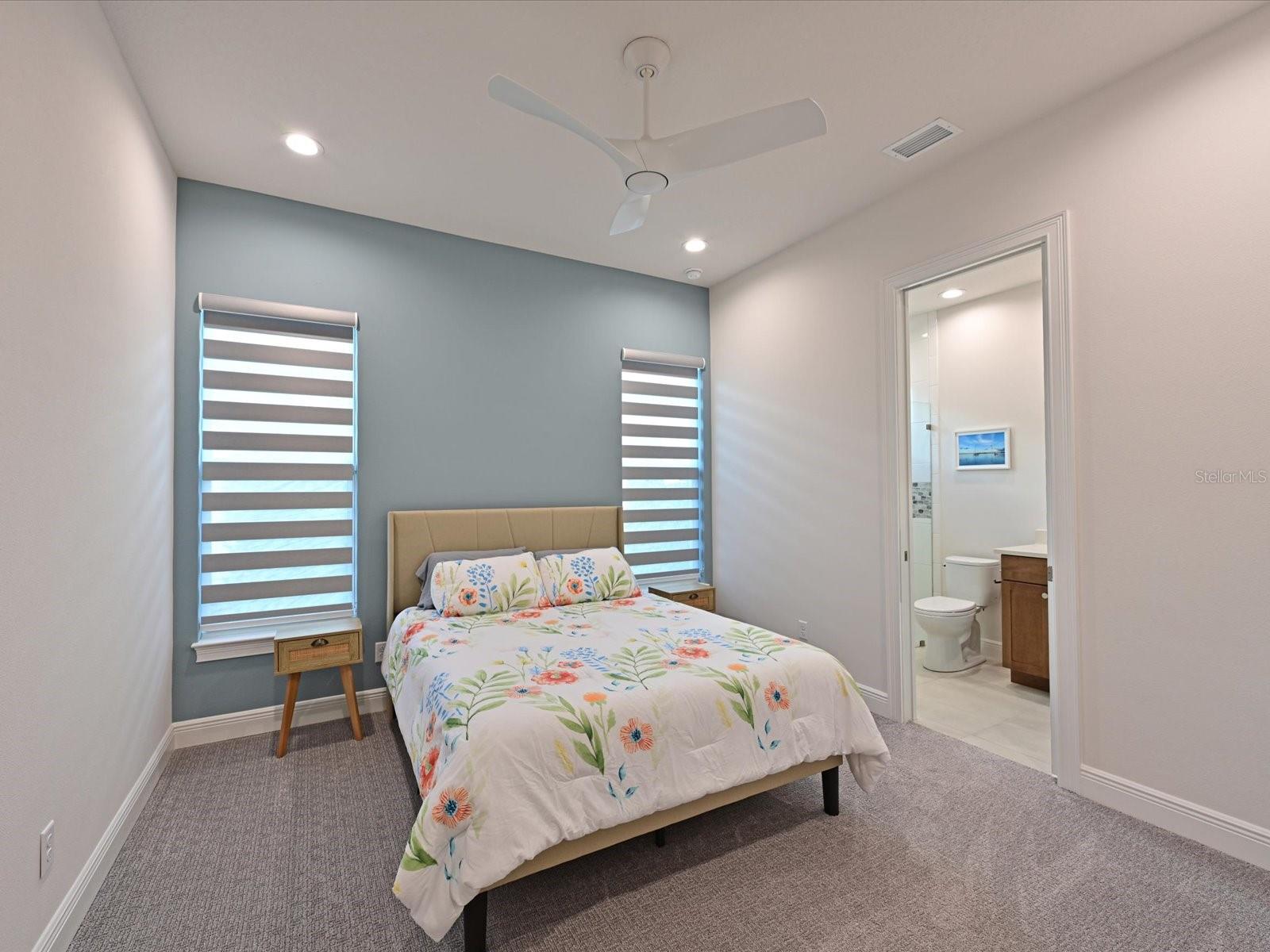 SANCTUARY COVE - Residential