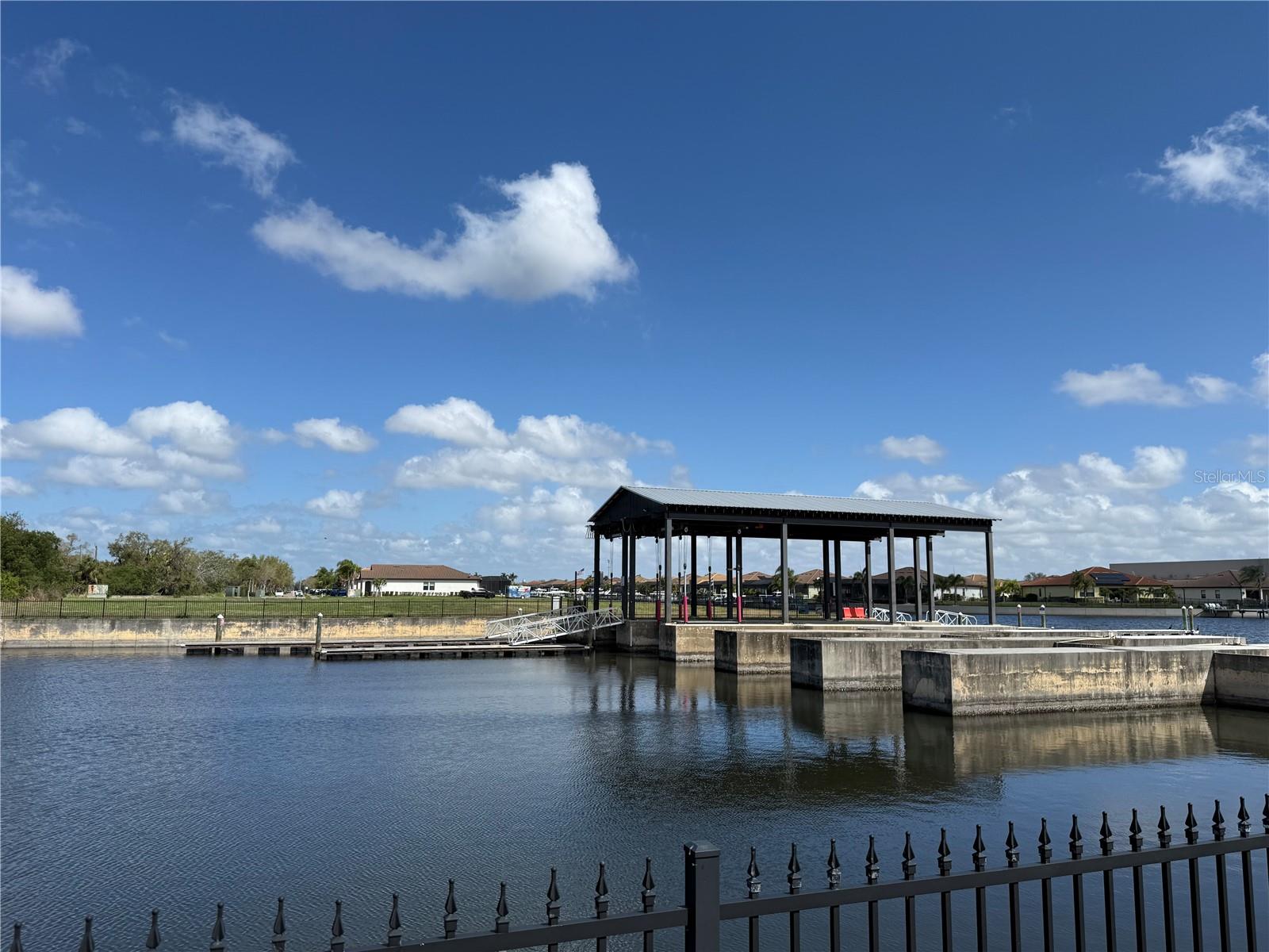 SANCTUARY COVE - Residential