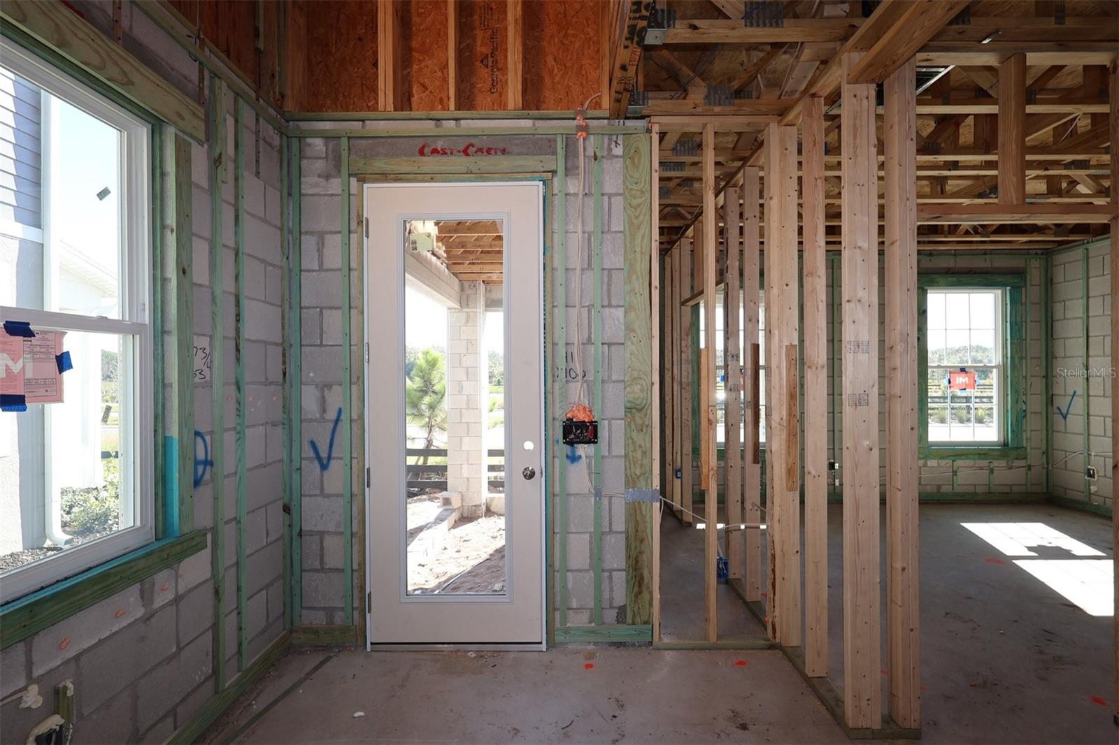 CENTER LAKE ON THE PARK - Residential